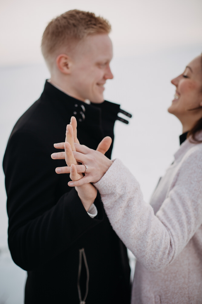 Engagement Shooting im Schnee für Winterhochzeit zwischen Kitzingen und Würzburg