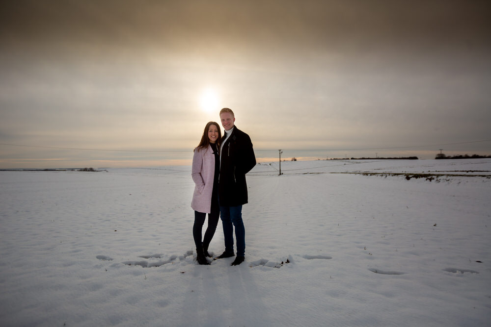 Engagement Shooting im Schnee für Winterhochzeit zwischen Kitzingen und Würzburg