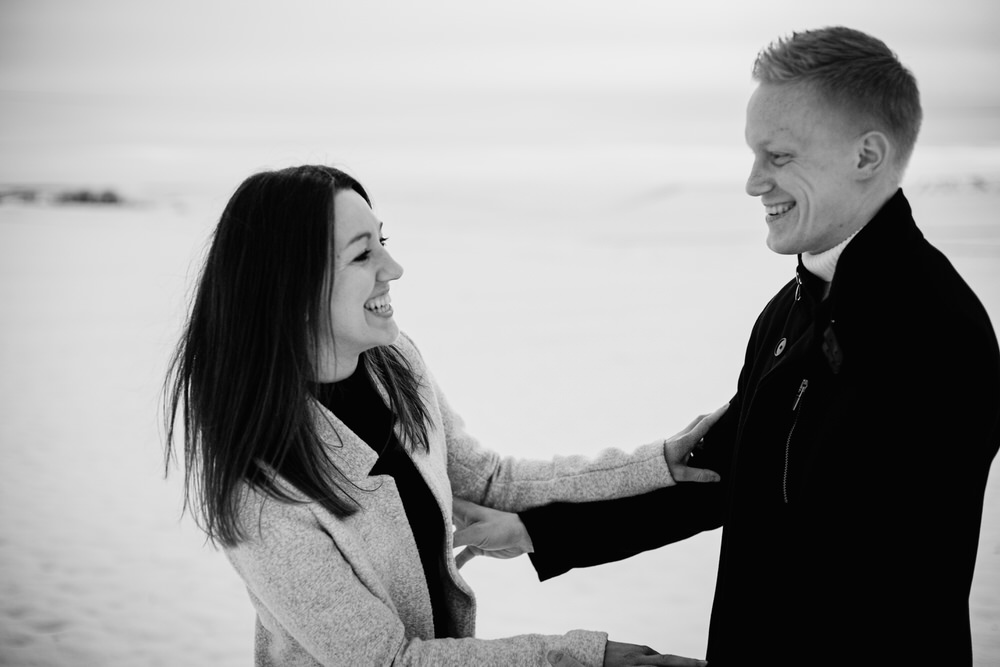 Engagement Shooting im Schnee für Winterhochzeit zwischen Kitzingen und Würzburg