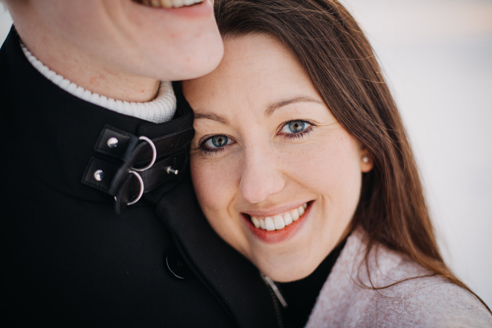 Engagement Shooting im Schnee für Winterhochzeit zwischen Kitzingen und Würzburg